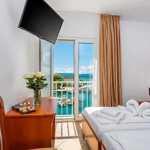 Hotel Adria ***